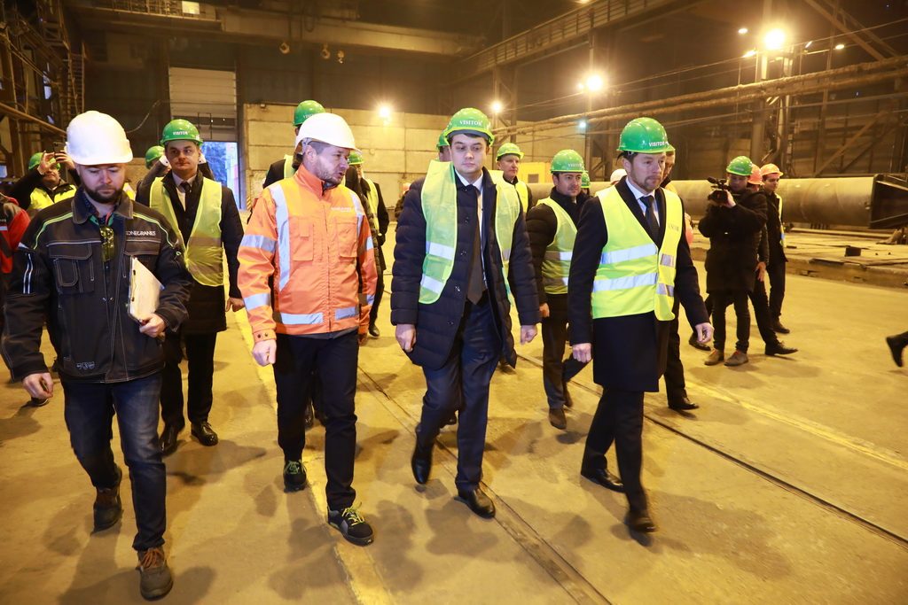 Разумков в Запорожье: деньги на мосты и визит на развивающийся завод