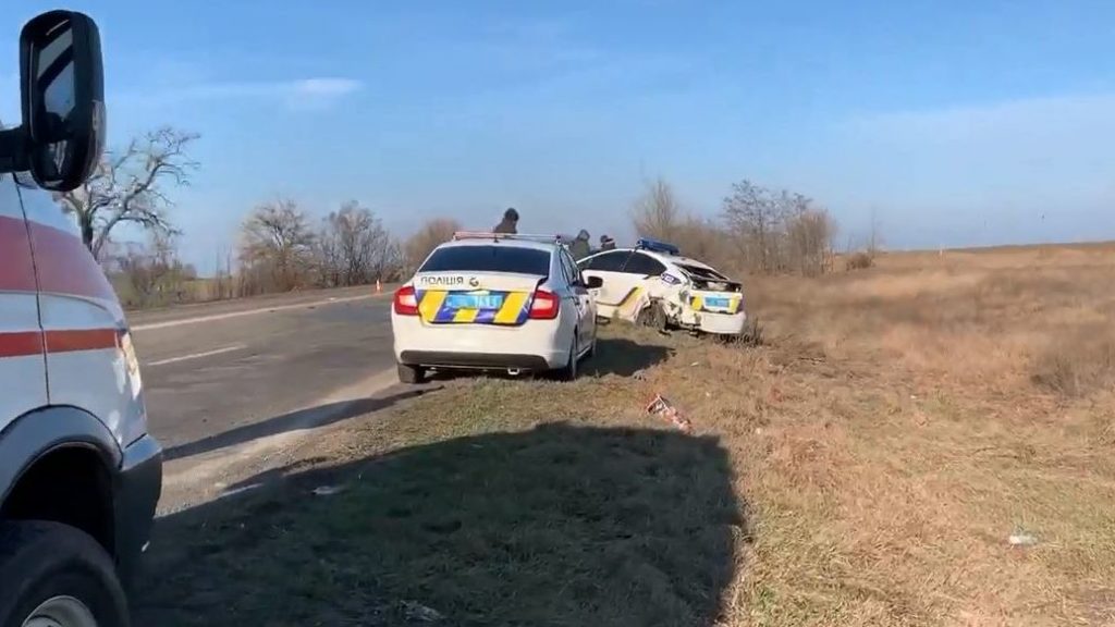 Череда ДТП со скорой и полицией: на трассе под Запорожьем разбили несколько машин (ВИДЕО)