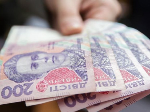 Вместо штрафа — уголовное производство: водитель пытался дать взятку на трассе под Запорожьем