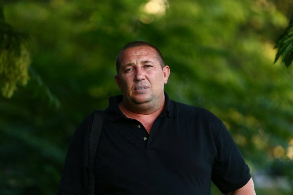 Схема: как известные активисты и полиция «трусят» наливайки в Запорожье