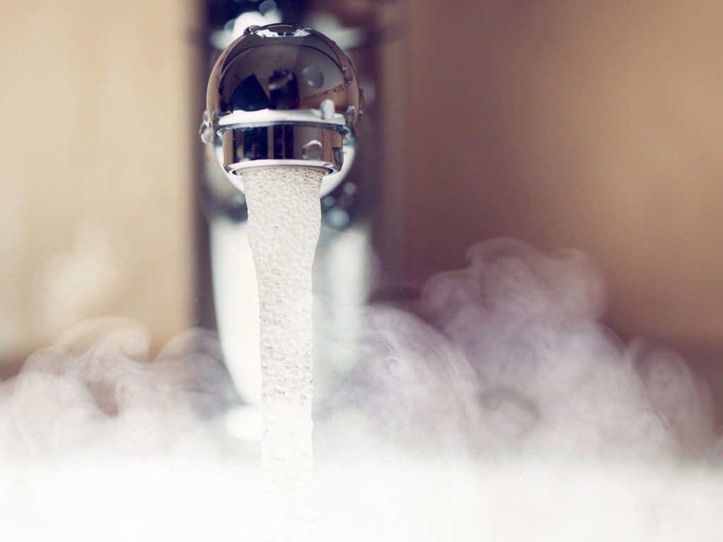 В Запорожье планируются массовые отключения горячей воды: адреса