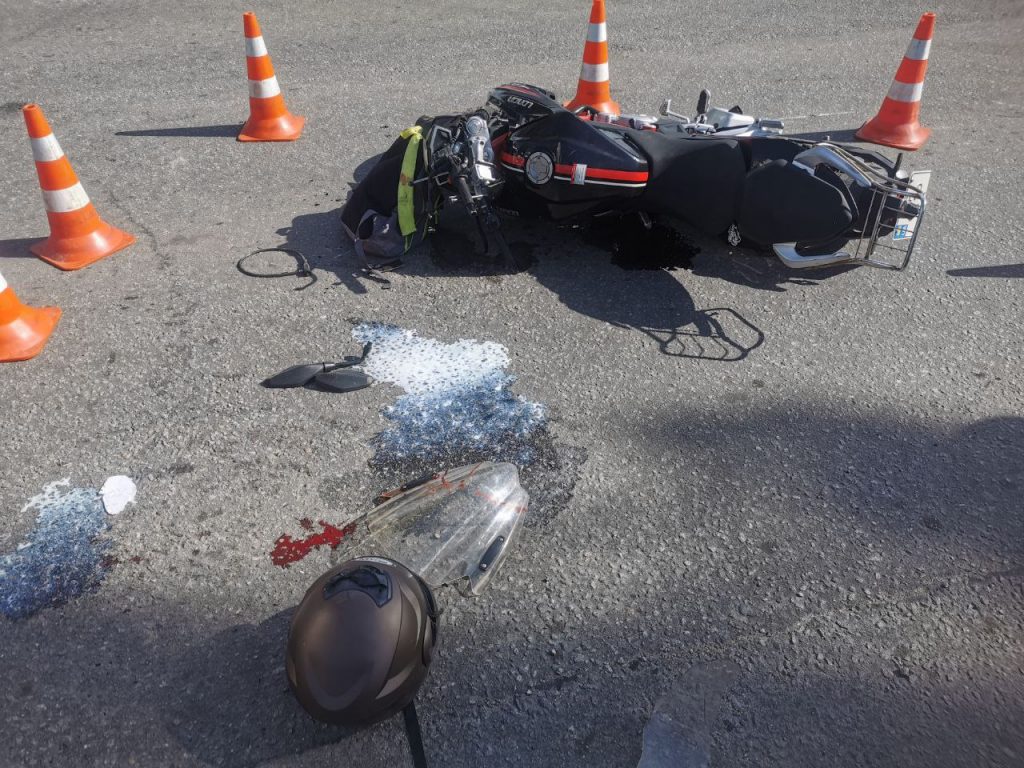 Водитель мотоцикла попал в больницу после ДТП в Запорожье (ФОТО, ВИДЕО)