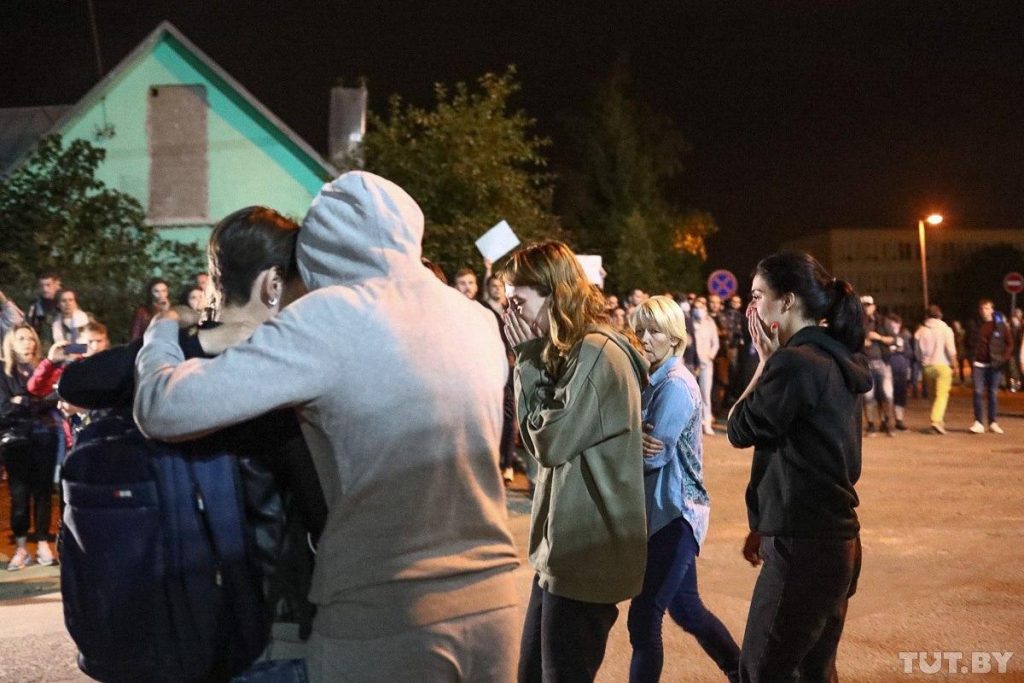 Пытали электрошокером, зверски избивали — освобожденный протестующий об ужасах в СИЗО Беларуси (ВИДЕО)