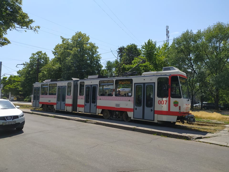 В Запорожье трамваи и троллейбусы стали вдвое меньше перевозить пассажиров