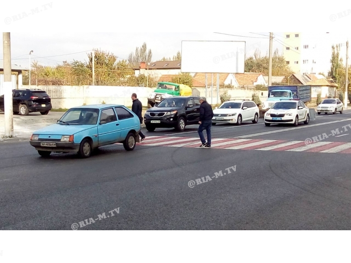 Ребенка сбил легковой автомобиль прямо на «зебре»: появились фото с места ДТП в Запорожской области