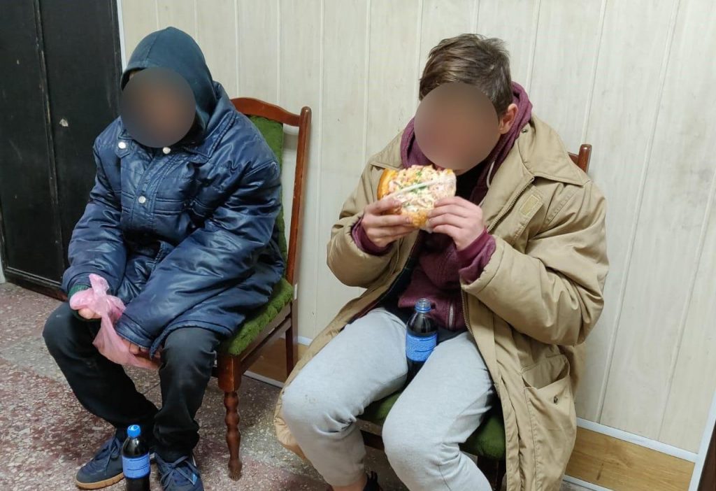 Ночевали в лесополосе: в Запорожской области поймали детей, сбежавших из Донецкой области (ФОТО)