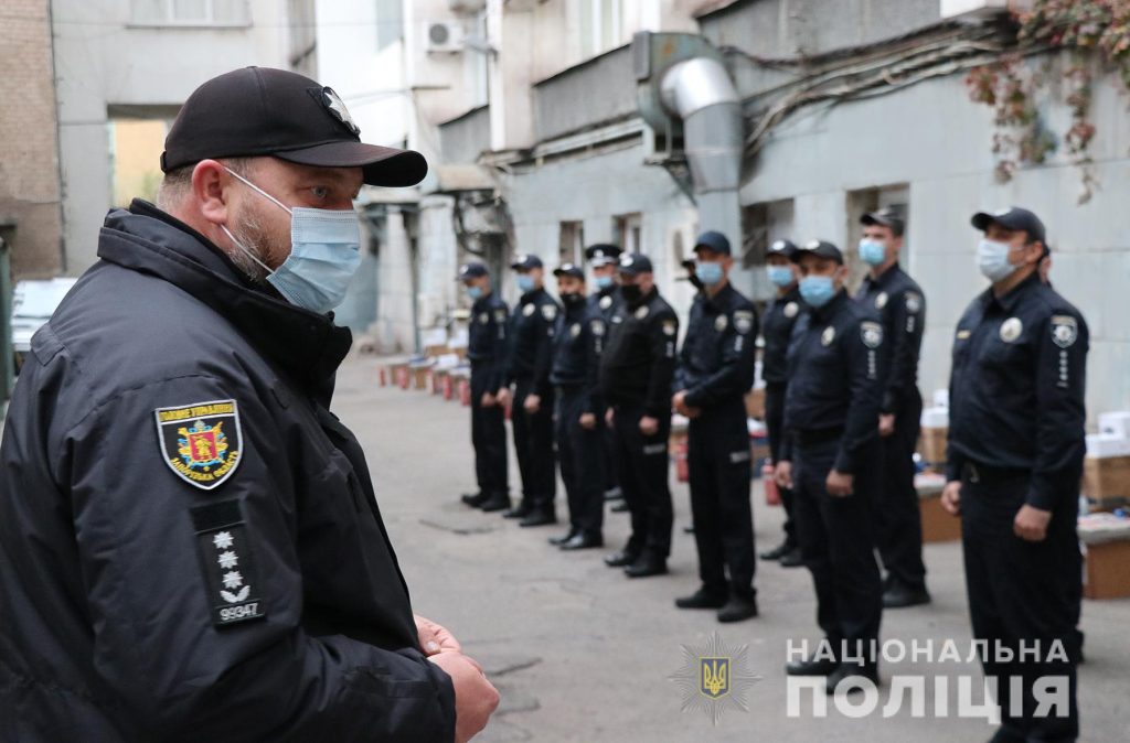 Бодикамеры, планшеты и униформа: в Запорожской области появились офицеры громад (ФОТО)