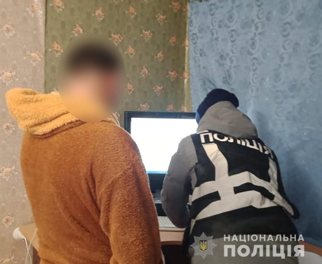 В Запорожье полиция наведалась к подпольному порноактеру (ФОТО)