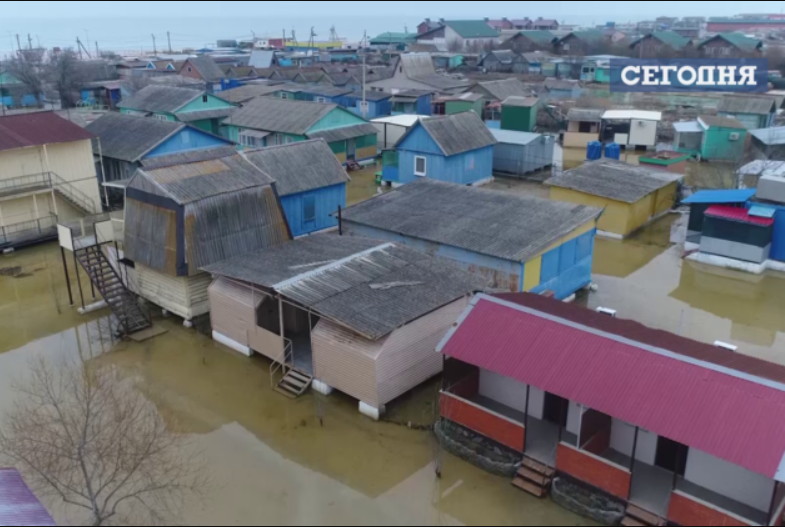 Кирилловка превратилась в Венецию и после шторма ушла под воду (ФОТО)