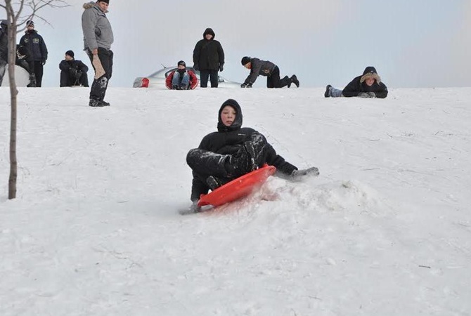 Вознесеновская горка стала испытанием для запорожцев: дети серьезно травмируются
