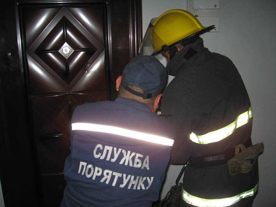 В Запорожской области в доме обнаружили труп и женщину с подозрением на инсульт