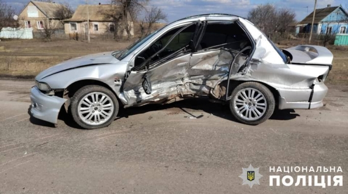 Пострадал 20-летний водитель: в Запорожской области иномарка превратилась груду металла после ДТП( ФОТО)