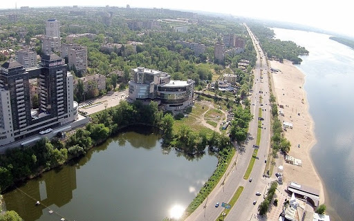 В Запорожье на Набережной появится светофор: водителей просят быть внимательнее