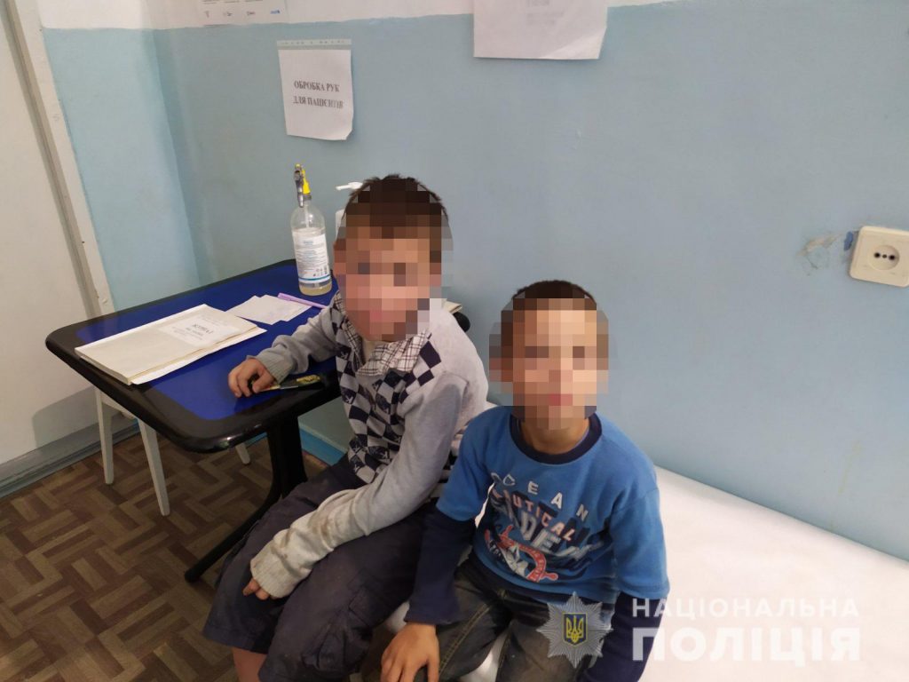 В Запорожской области на улице прохожая женщина нашла двух деток (ФОТО)