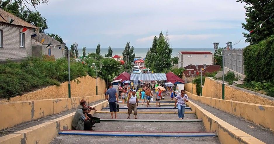 «УЗ» открывает рейс через Запорожье и Днепр на Геническ