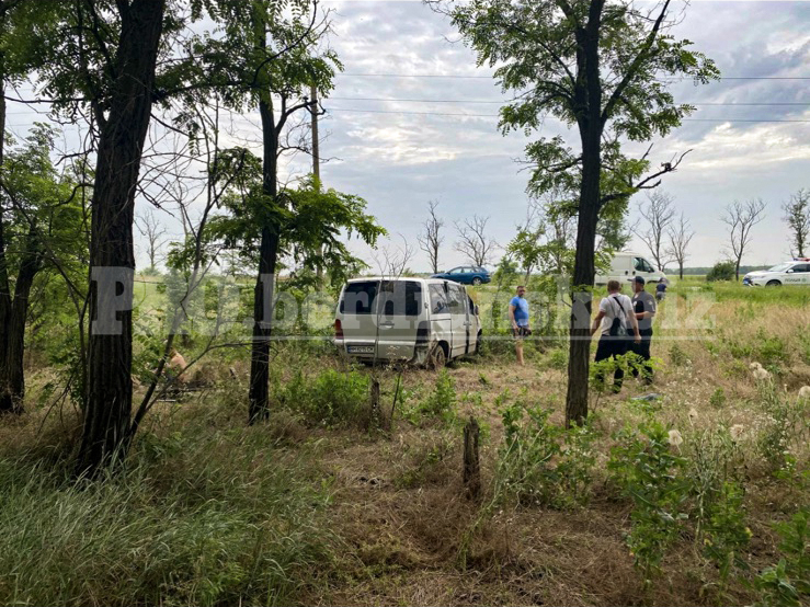 Оказался далеко от трассы: в Запорожской области пострадали пассажиры микроавтобуса (ФОТО)