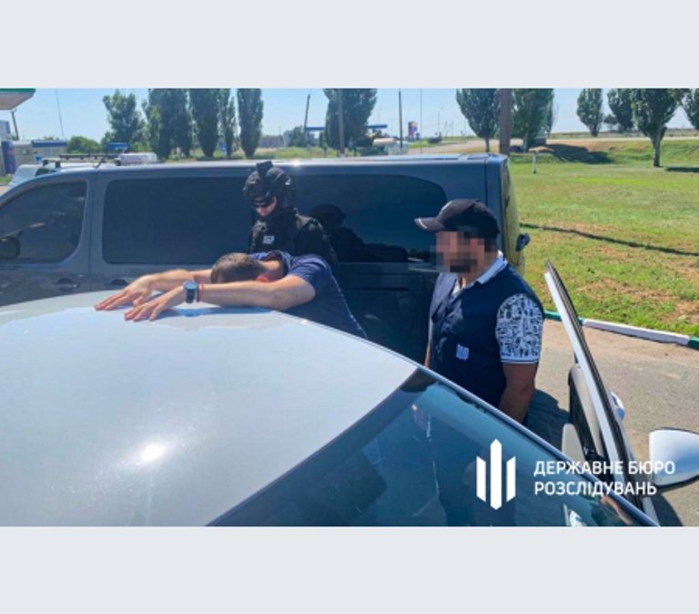 В Запорожской области на заправке задержали прокурора с 25 тысячами долларов (ФОТО, ВИДЕО)