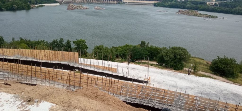 Курган Единства на запорожской Хортице откроется ко Дню Независимости (ФОТО)