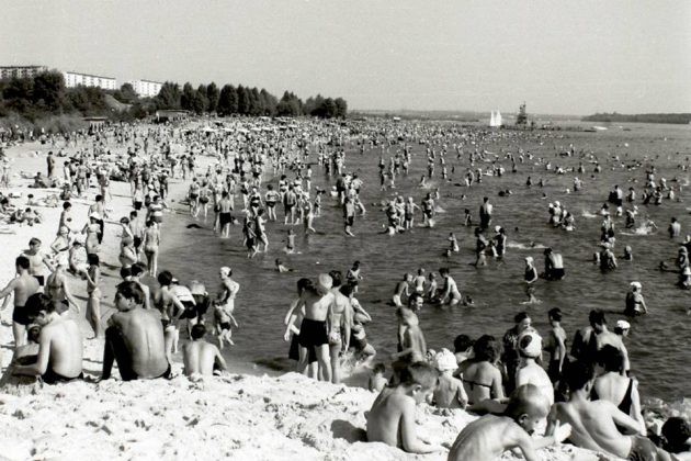 Как выглядели пляжи Кирилловки, Бердянска и Запорожья десятилетия назад (ФОТО)