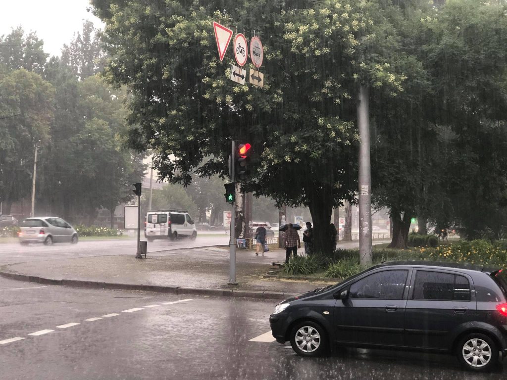 Завтра в Запорожье придет гроза и дождь