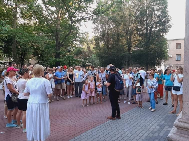 В Запорожье на благотворительной экскурсии удалось собрать 12 000 грн для погорельцев с ул.Медведева