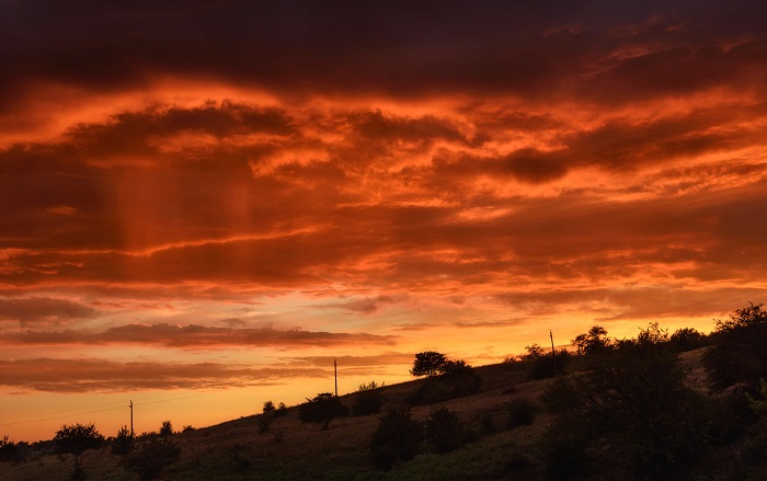 Кадры завораживают: фотограф из Запорожья запечатлел «огненный» закат (ФОТО)