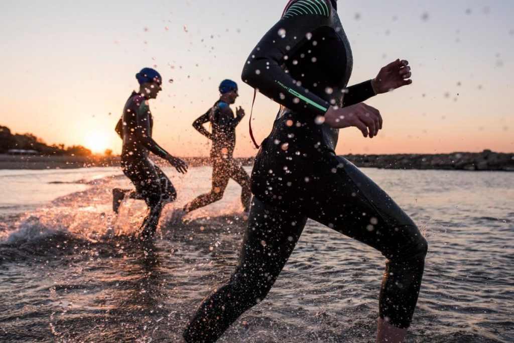 В МОЗ рекомендуют купаться в гидрогостюмах на запорожских курортах