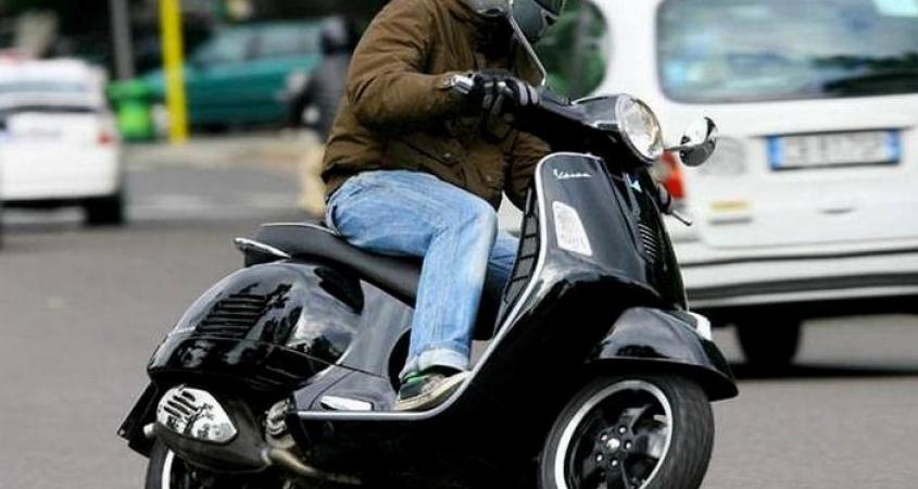 В Запорожской области на глазах у владельца угнали скутер (ВИДЕО)