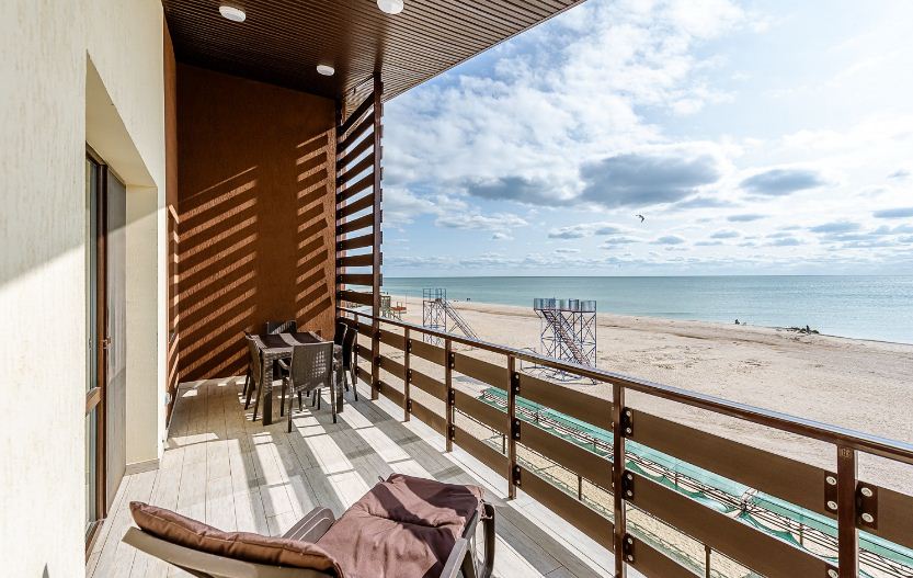 Как выглядят самые дорогие номера Кирилловки и Бердянска на август 2021 (ФОТО)