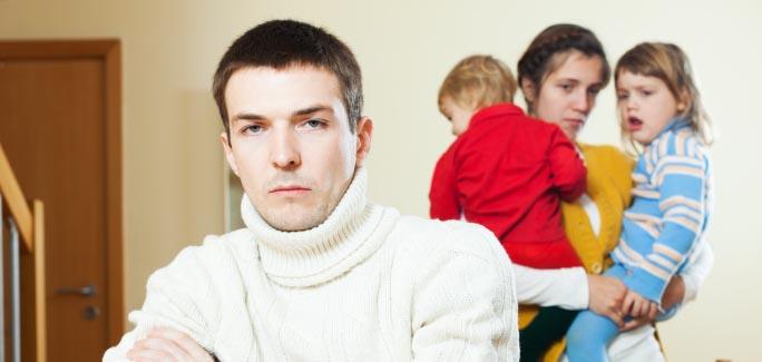 В Запорожье отец изменил имя и фамилию, чтоб не платить алименты на детей