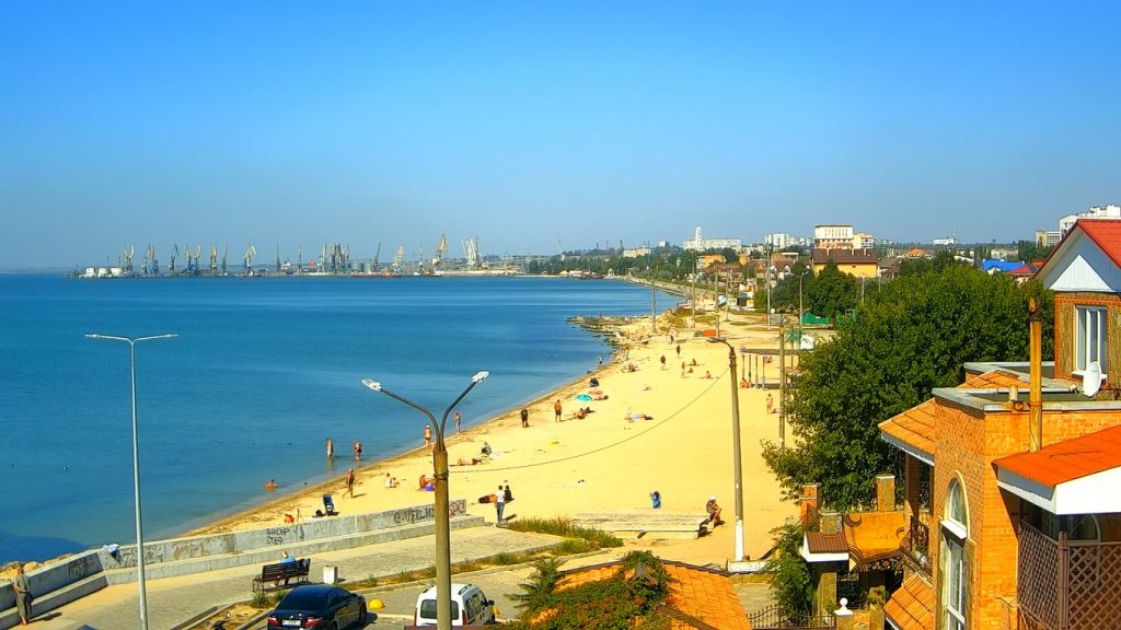 Как выглядят пляжи Кирилловки и Бердянска в последние дни перед похолоданием (ФОТО)