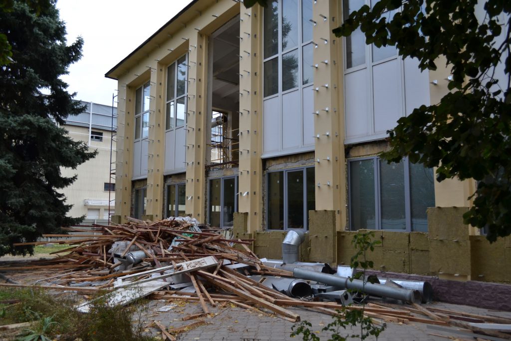 В Запорожье реконструкцию бассейна и здания ШВСМ показали изнутри (ФОТОРЕПОРТАЖ)