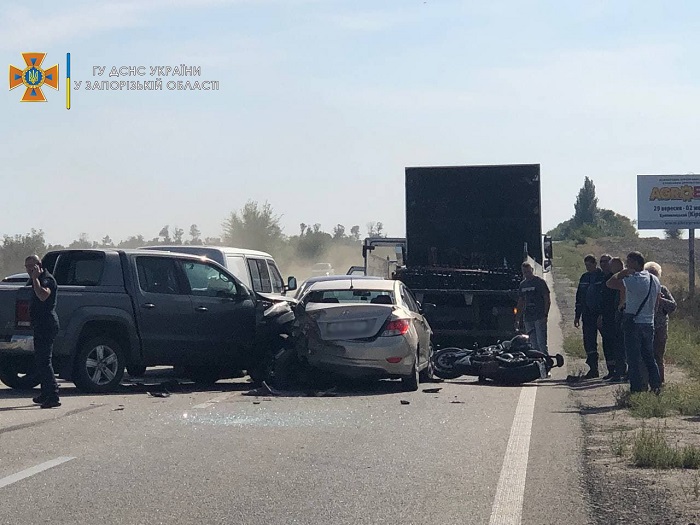 Массовое ДТП на трассе Запорожье-Днепр: в ГСЧС назвали причину происшествия (ФОТО)