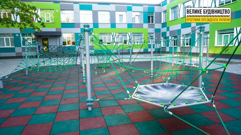 Как изнутри выглядит «школа будущего», которую открыли в Запорожской области (ФОТО)