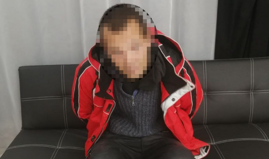 Грабитель оказался запертым внутри магазина в Запорожье (ФОТО)