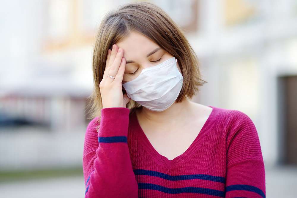 В МОЗ назвали симптомы легкой формы коронавируса: как они меняются