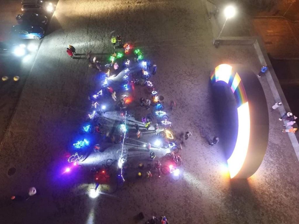 В Запорожье создали ёлку из велосипедов (ФОТО, ВИДЕО)