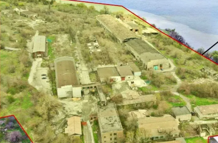 В Запорожье за 8 миллионов продают промплощадку рядом с Речным портом (ФОТО)