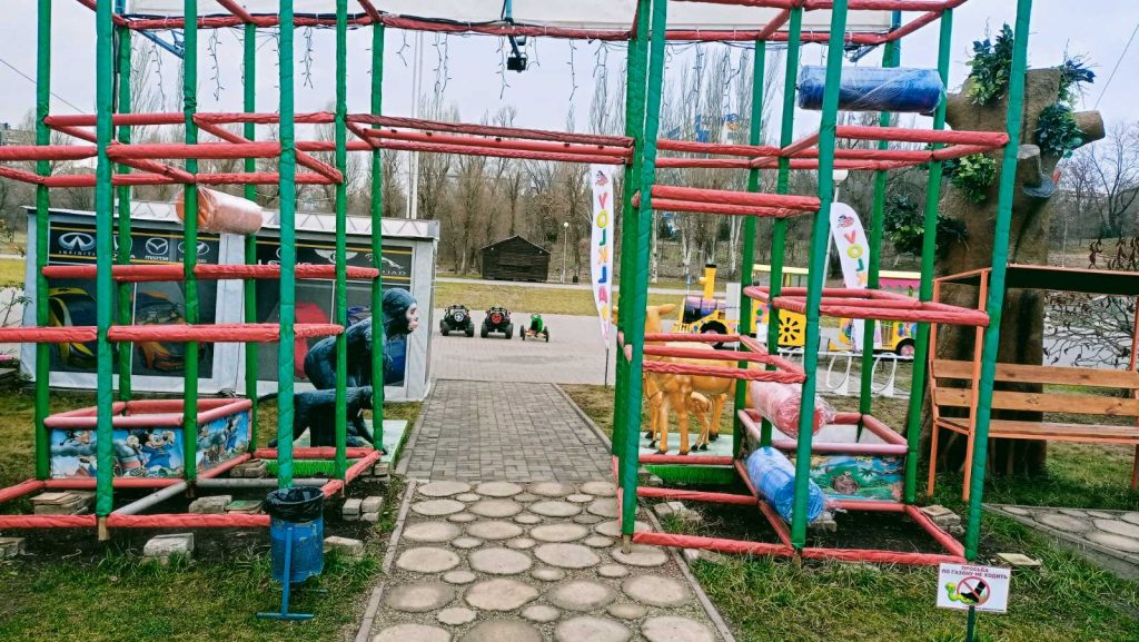 На «Радуге» вандалы нанесли урон детскому развлекательному центру перед стартом социальной акции (ФОТО)
