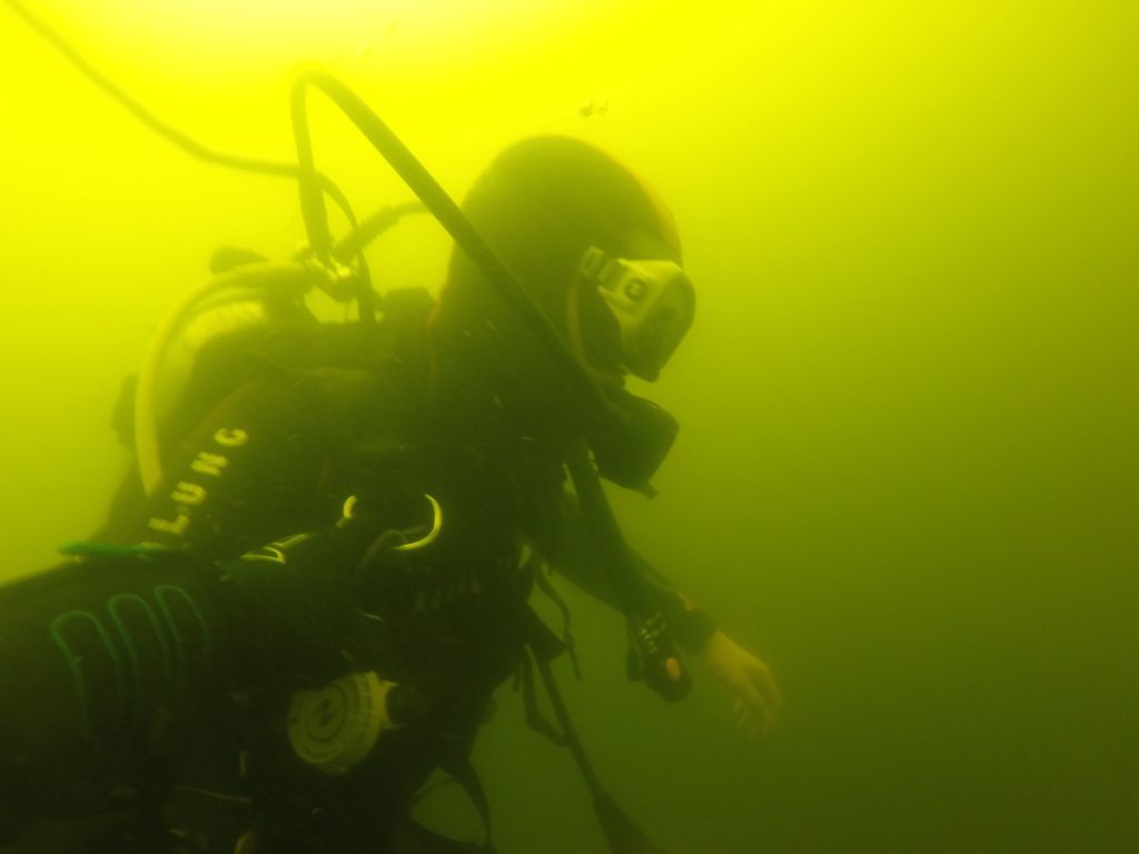В Запорожье археологи исследовали под водой корабль 19 века