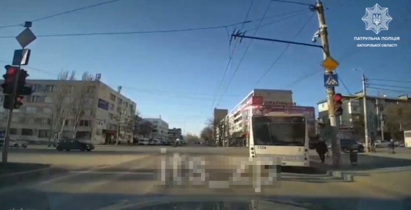 В Запорожье водитель автобуса получил штраф после публикации видео в соцсети