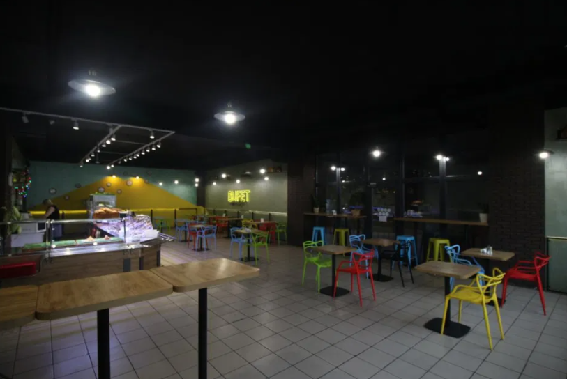 В Запорожье выставили на продажу современную столовую (ФОТО)