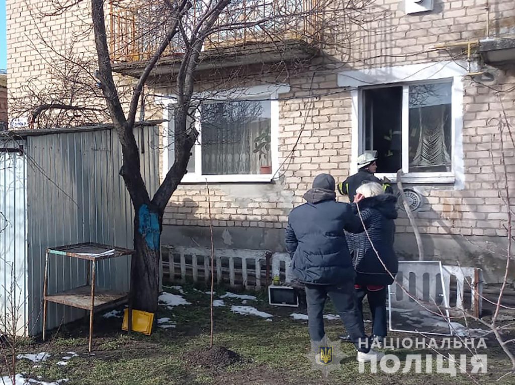 В Запорожской области полицейские спасли 9-месячного ребенка во время пожара (ФОТО)