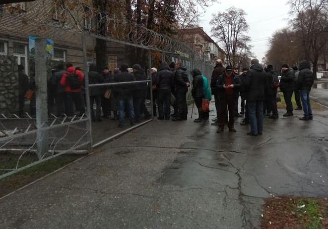 У Запоріжжі всіх військовозобов’язаних та резервістів викликають до військкоматів (ФОТО)