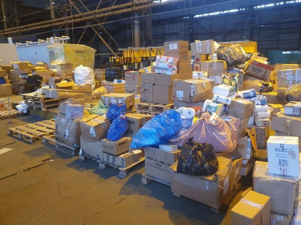 Василівка отримала перший гуманітарний вантаж (ФОТО)