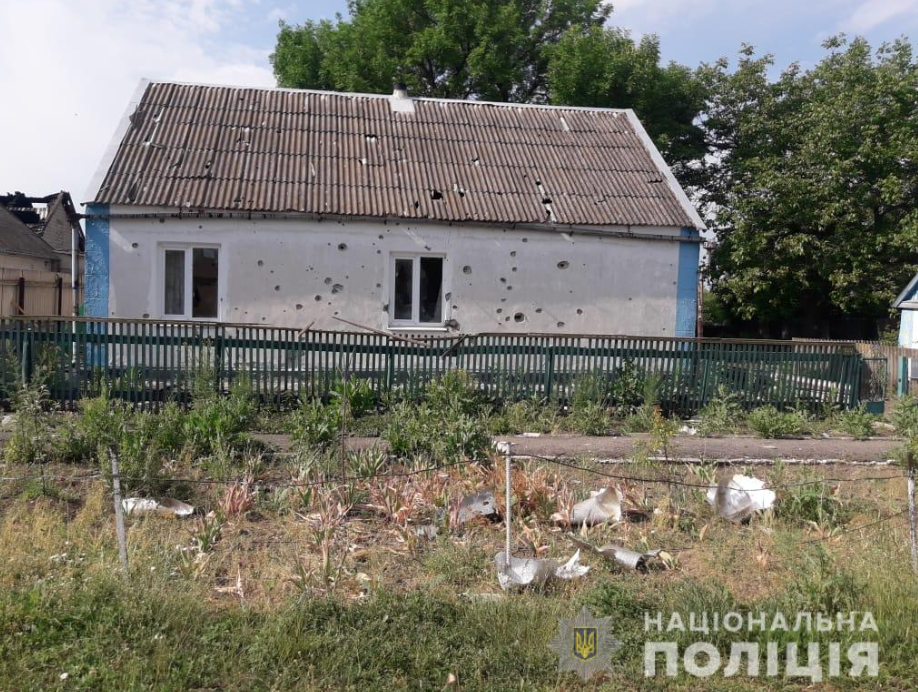 Близько 10 зруйнованих будинків: окупанти обстріляли Гуляйполе на Запоріжжі (ФОТО)