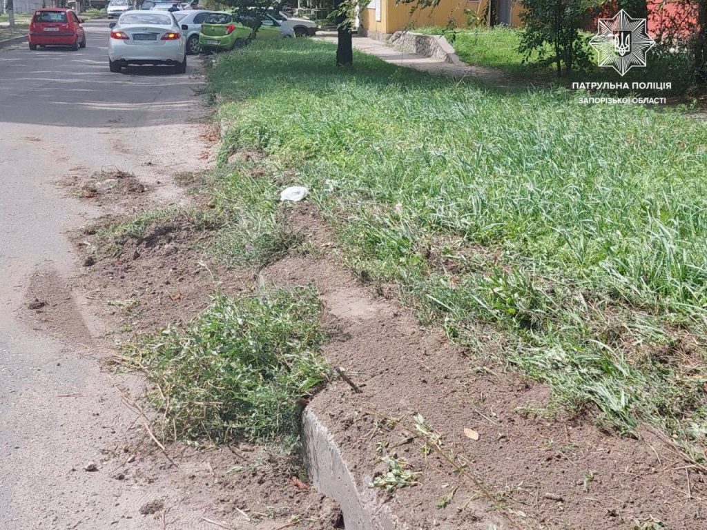 У Запоріжжі п’яний водій не впорався з керуванням авто: фото з місця аварії