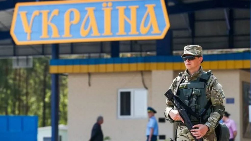 З’явилося нове роз’яснення щодо виїзду чоловіків за кордон під час війни