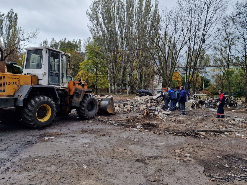 У Запоріжжі ліквідують наслідки ударів РФ по будинкам: як вони виглядають (ФОТО)