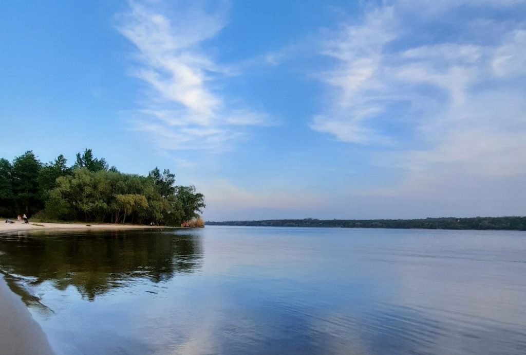 У Запоріжжі чоловік незаконно приватизував земельну ділянку на березі Дніпра